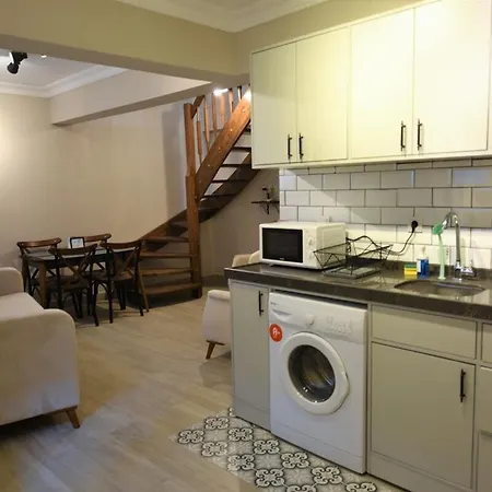 Διαμέρισμα A Spacious 3 Duplex Close To Istiklal Boulevard *