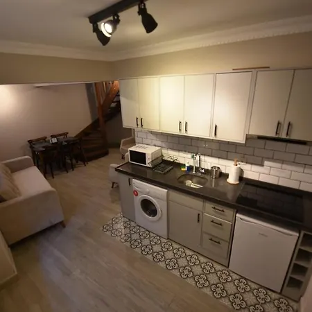 A Spacious 3 Duplex Close To Istiklal Boulevard * Estambul